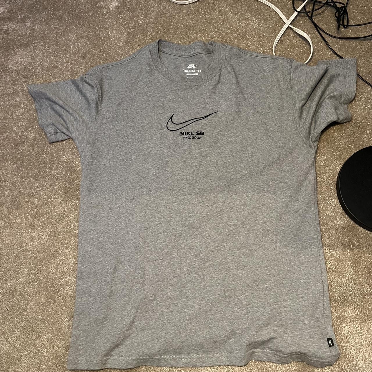 Nike off best sale white campus shirt