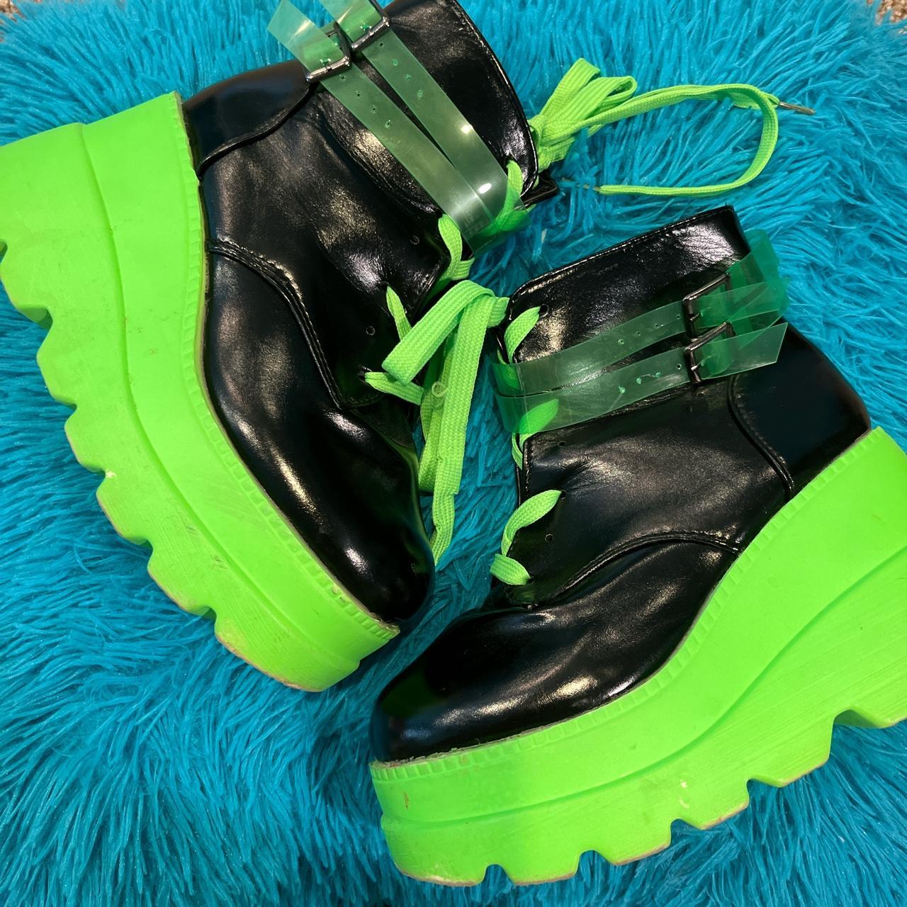 Women's Green and Black Boots | Depop