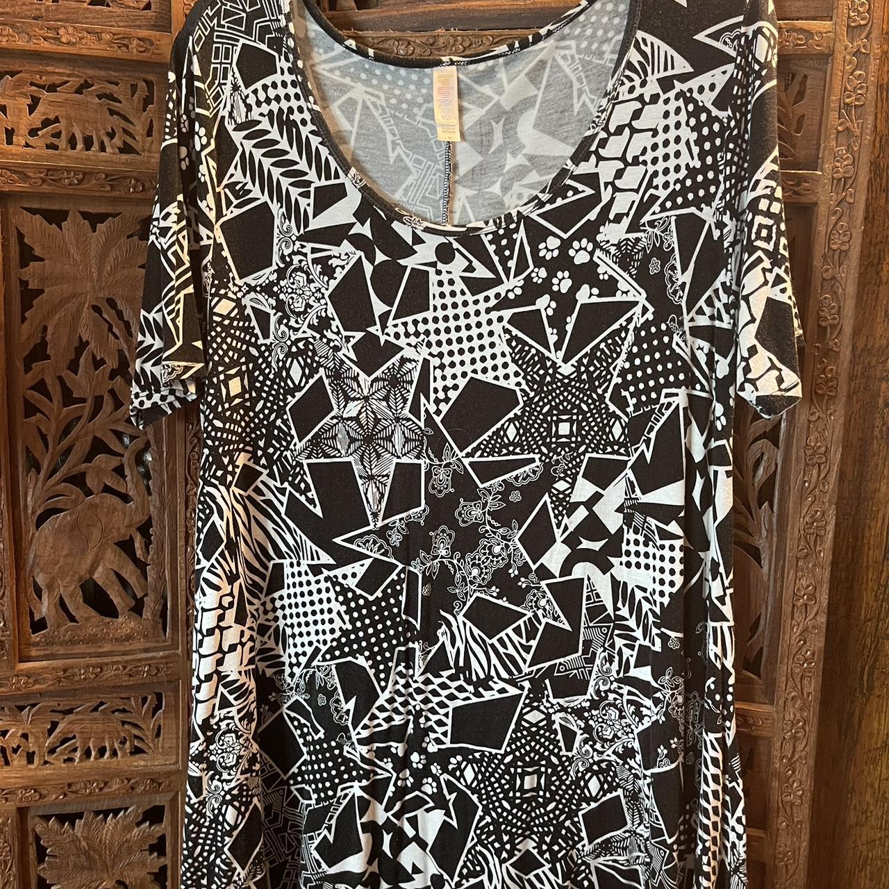 Elevate your wardrobe with this LuLaRoe Classic Tee - Depop