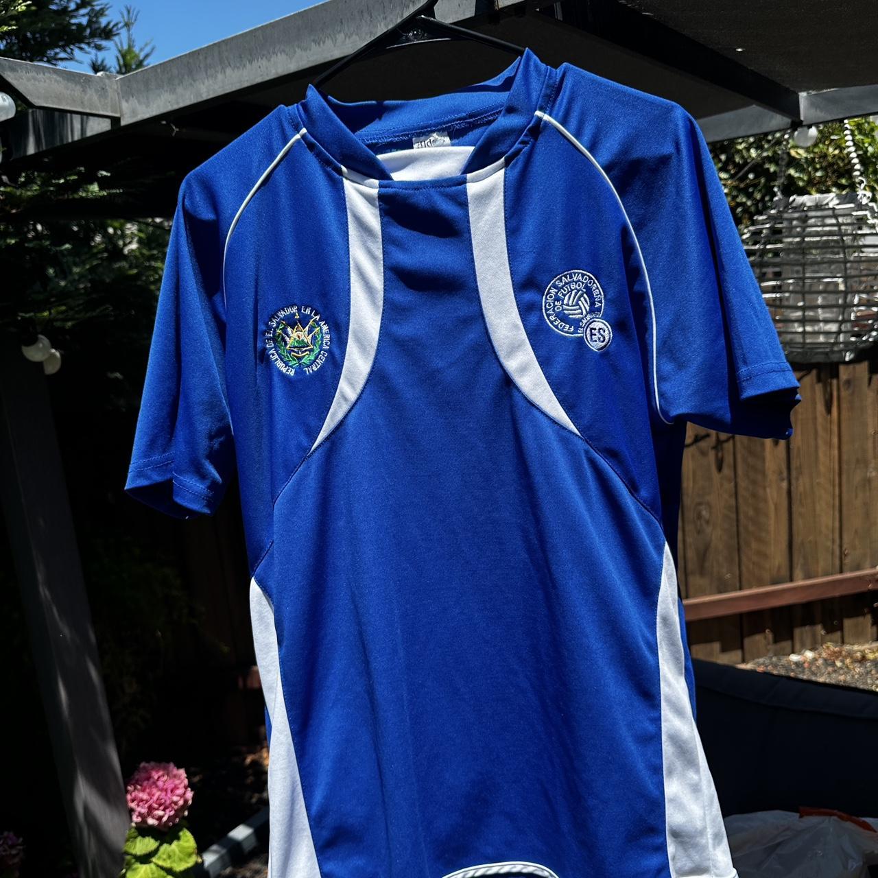 Vintage El Salvador Jersey Size L In very good... Depop