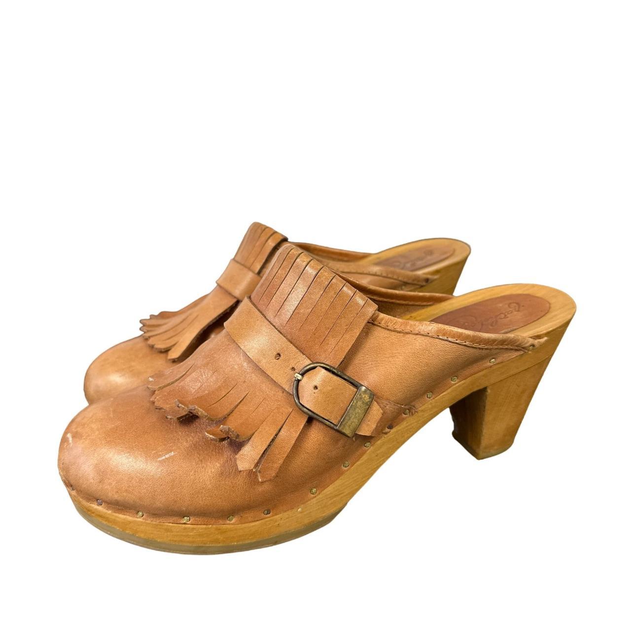 FRINGE LEATHER CLOGS