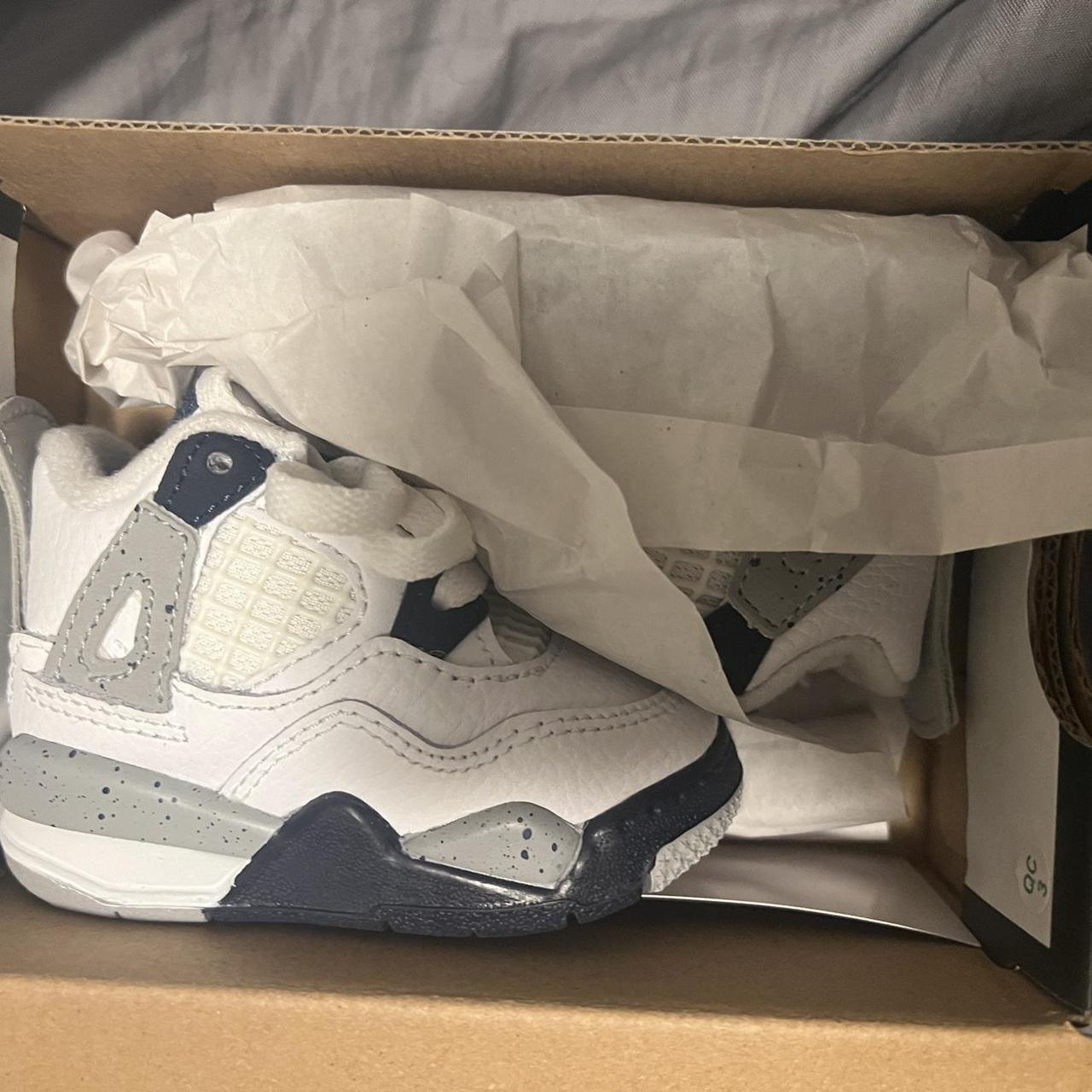 Jordan 4 toddler sz 2c never worn White/navy - Depop