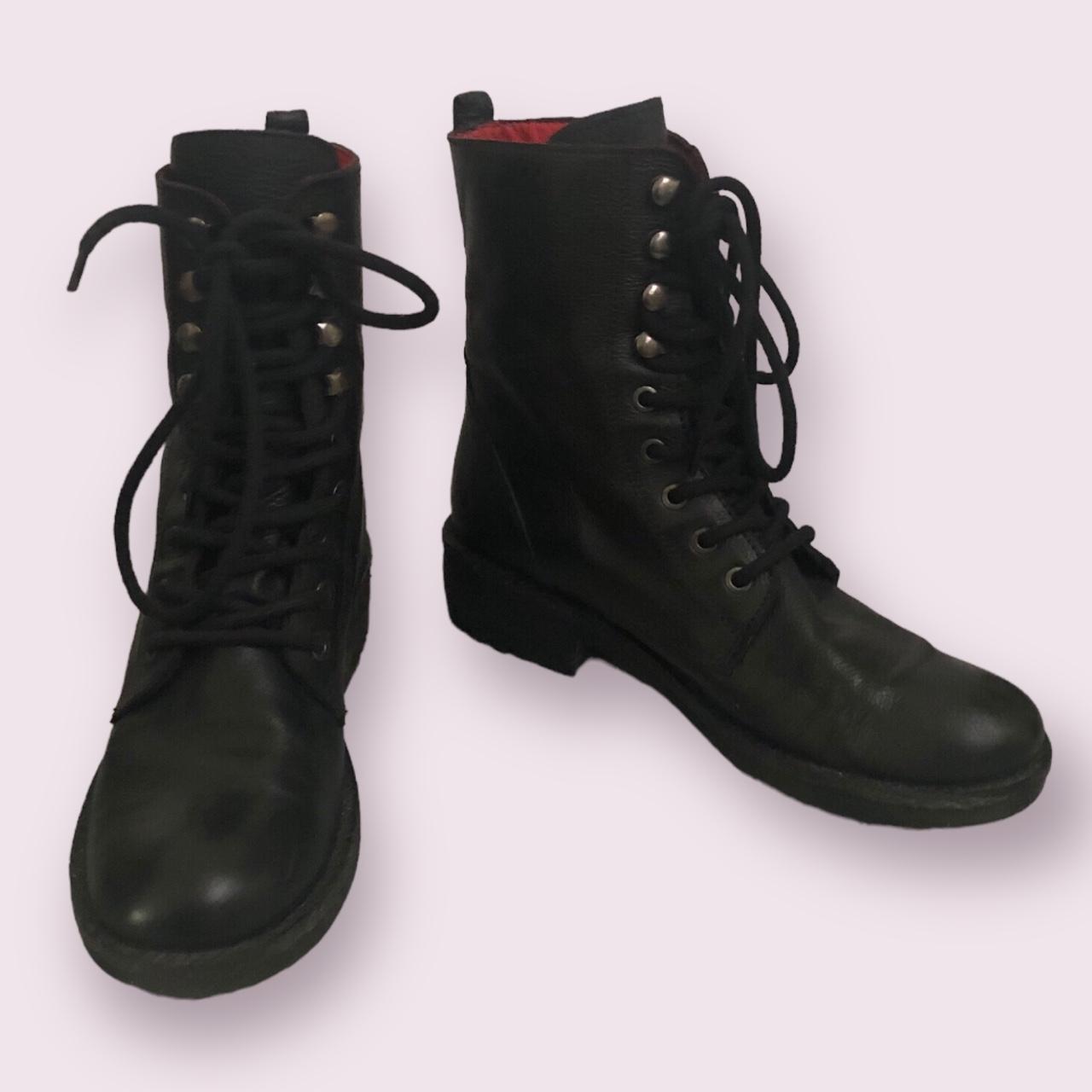 low boots rouge