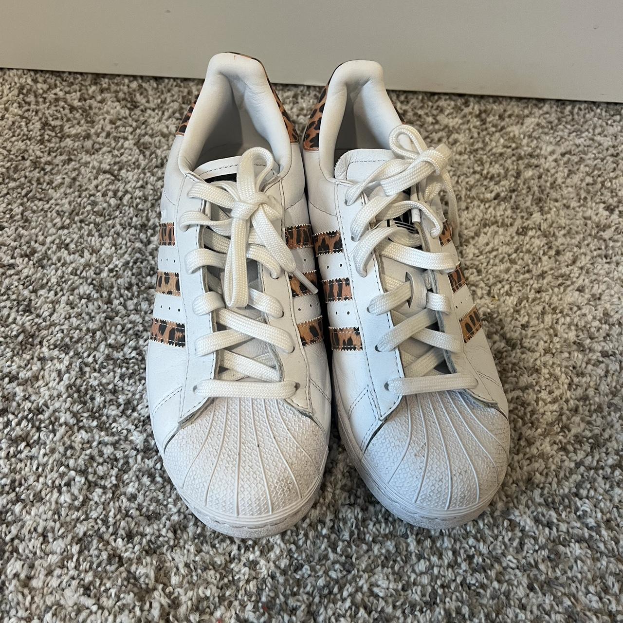 Rose gold stripe adidas store superstars