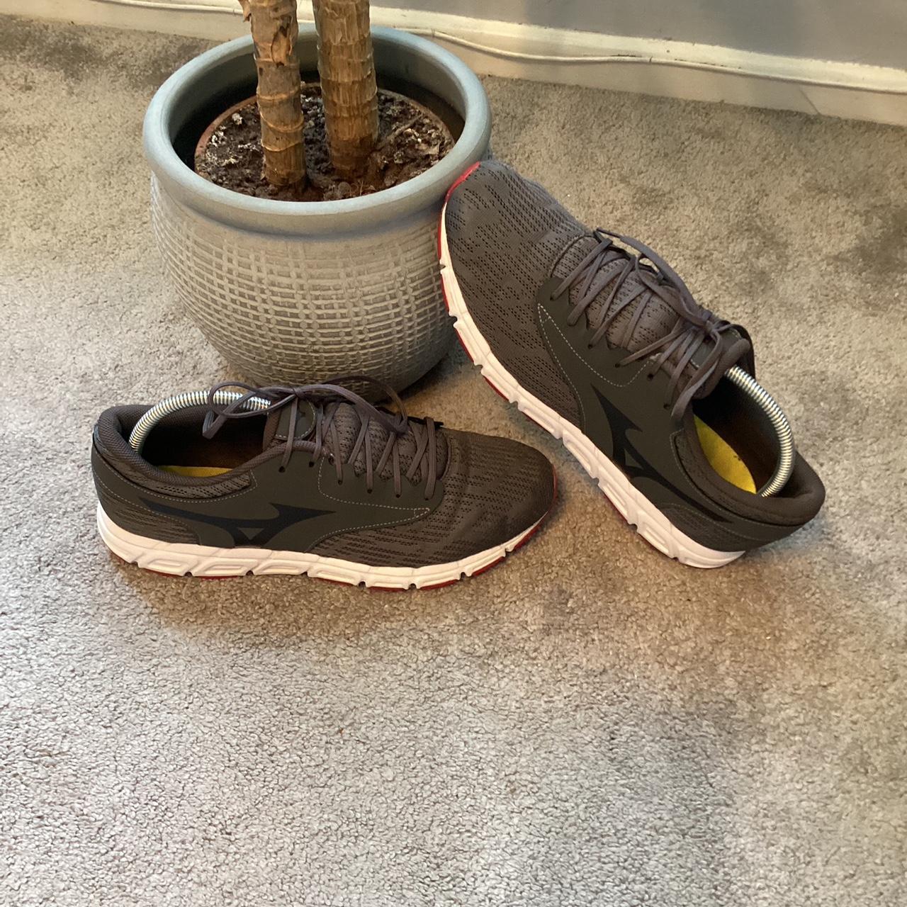 MIZUNO X10 Mens Running Trainers... Depop