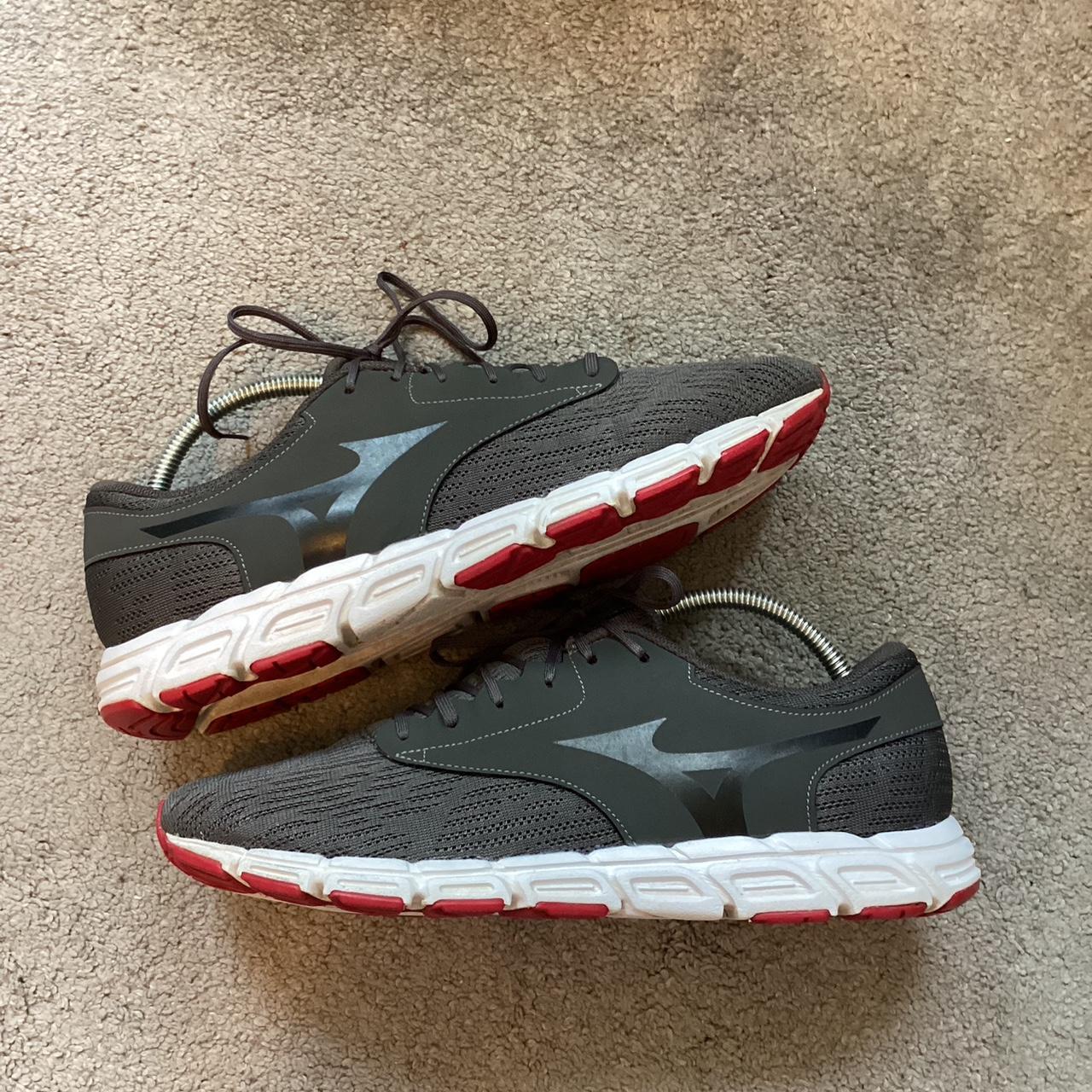 MIZUNO X10 Mens Running Trainers... - Depop