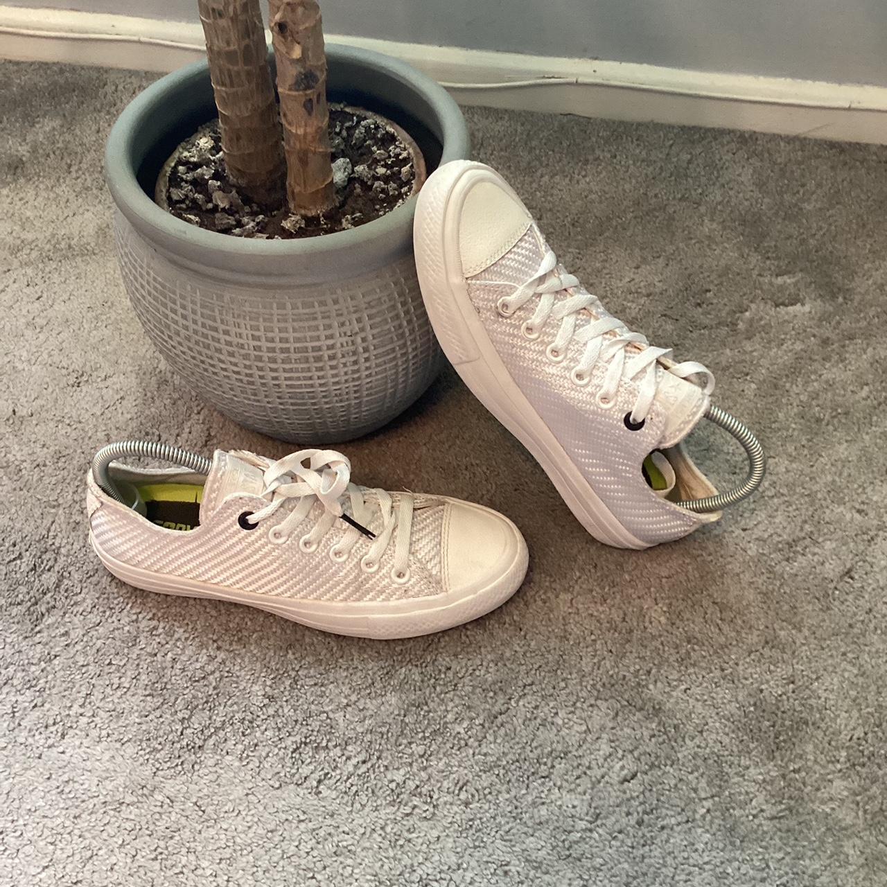 Leather converse store size 2