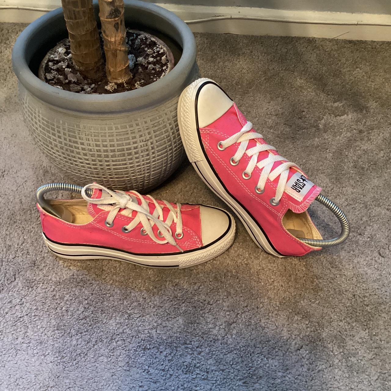 Pink converse deals size 10