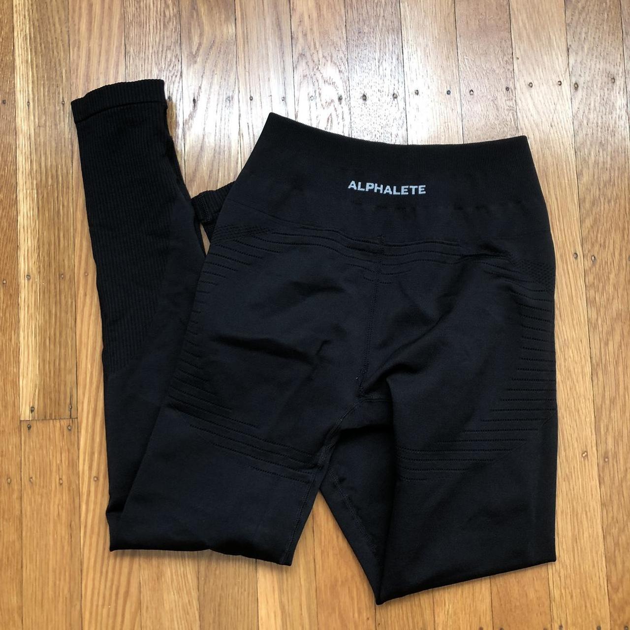 Alphalete ozone leggings in black Size small Good... Depop