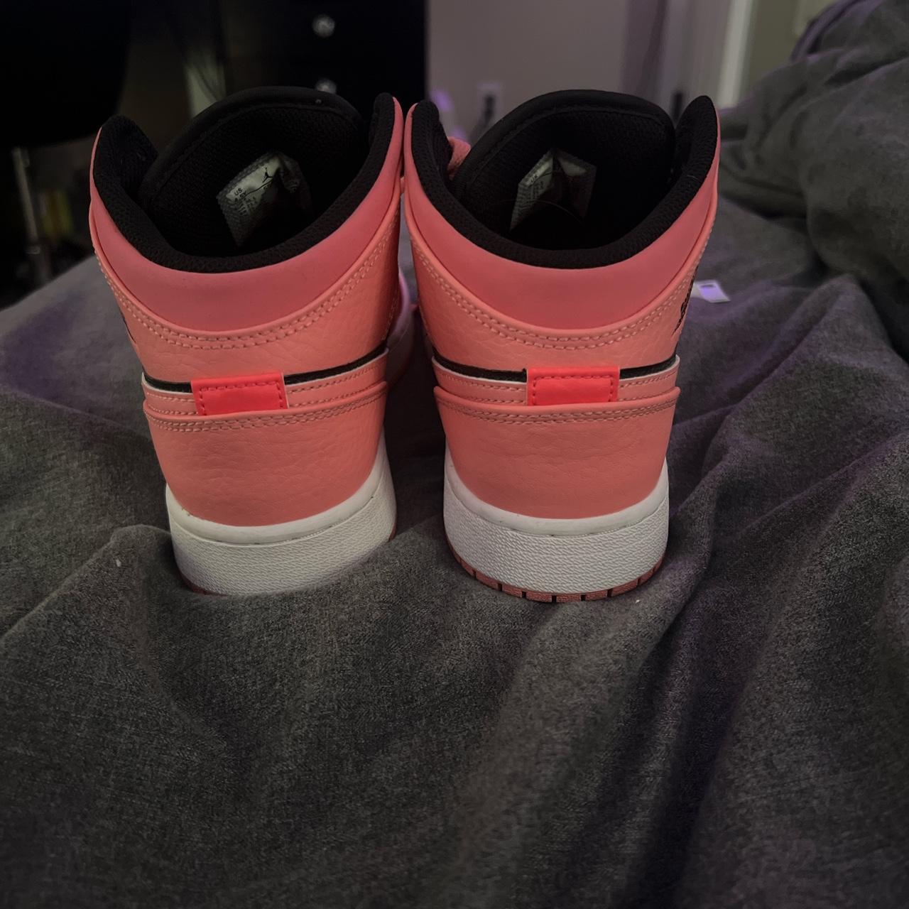 michael jordan pink shoes