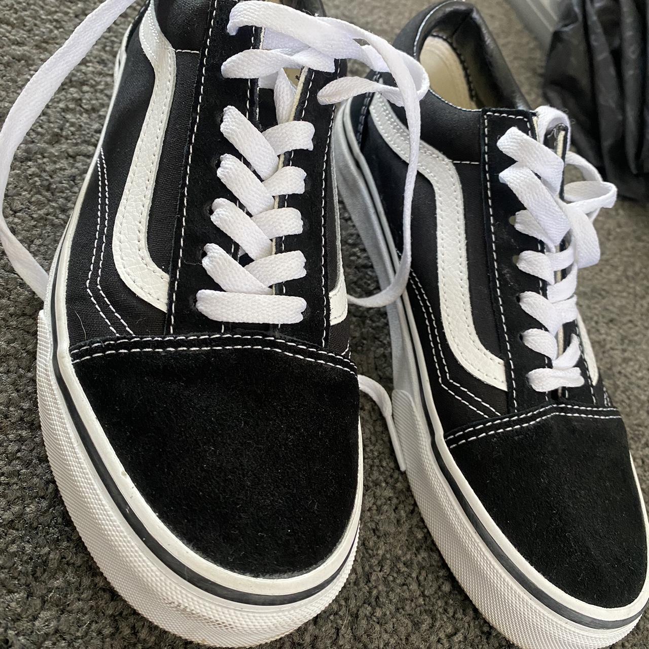 Old Skool blk/white vans - Depop