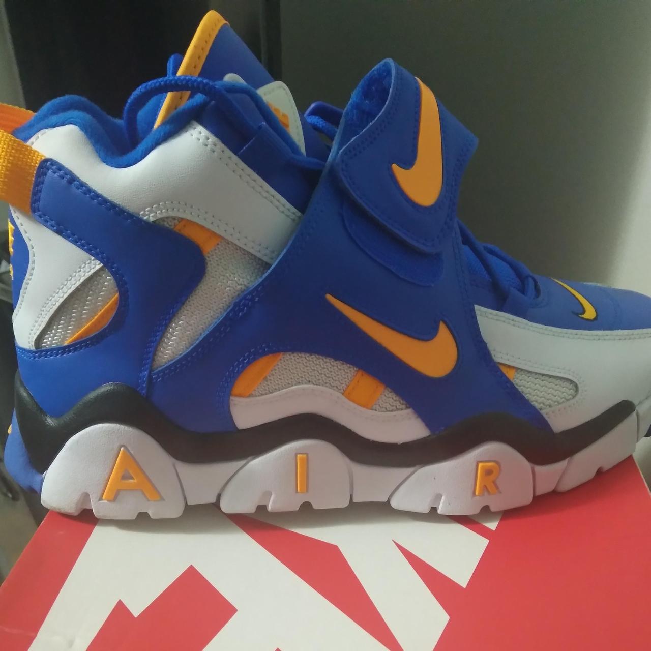 Nike air barrage blue best sale and yellow