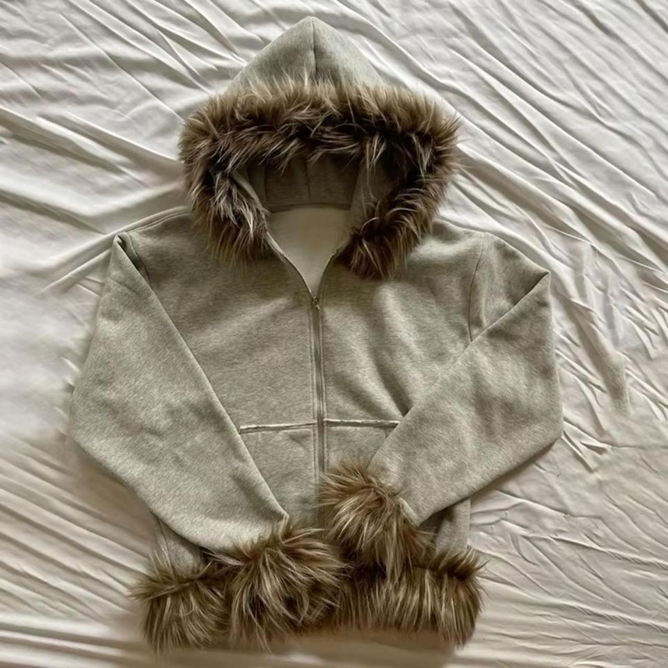Y2k fur-jacket - Depop