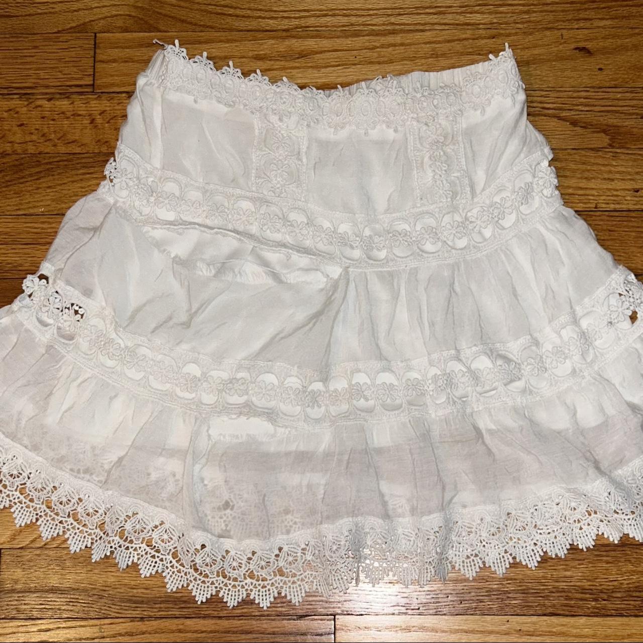 coquette white skirt with delicate flower accents ... - Depop