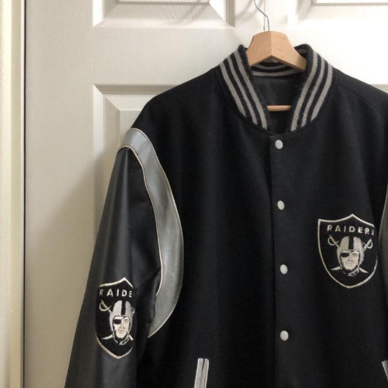 Vintage Pro Player Men's Oakland Raiders Reversible - Depop