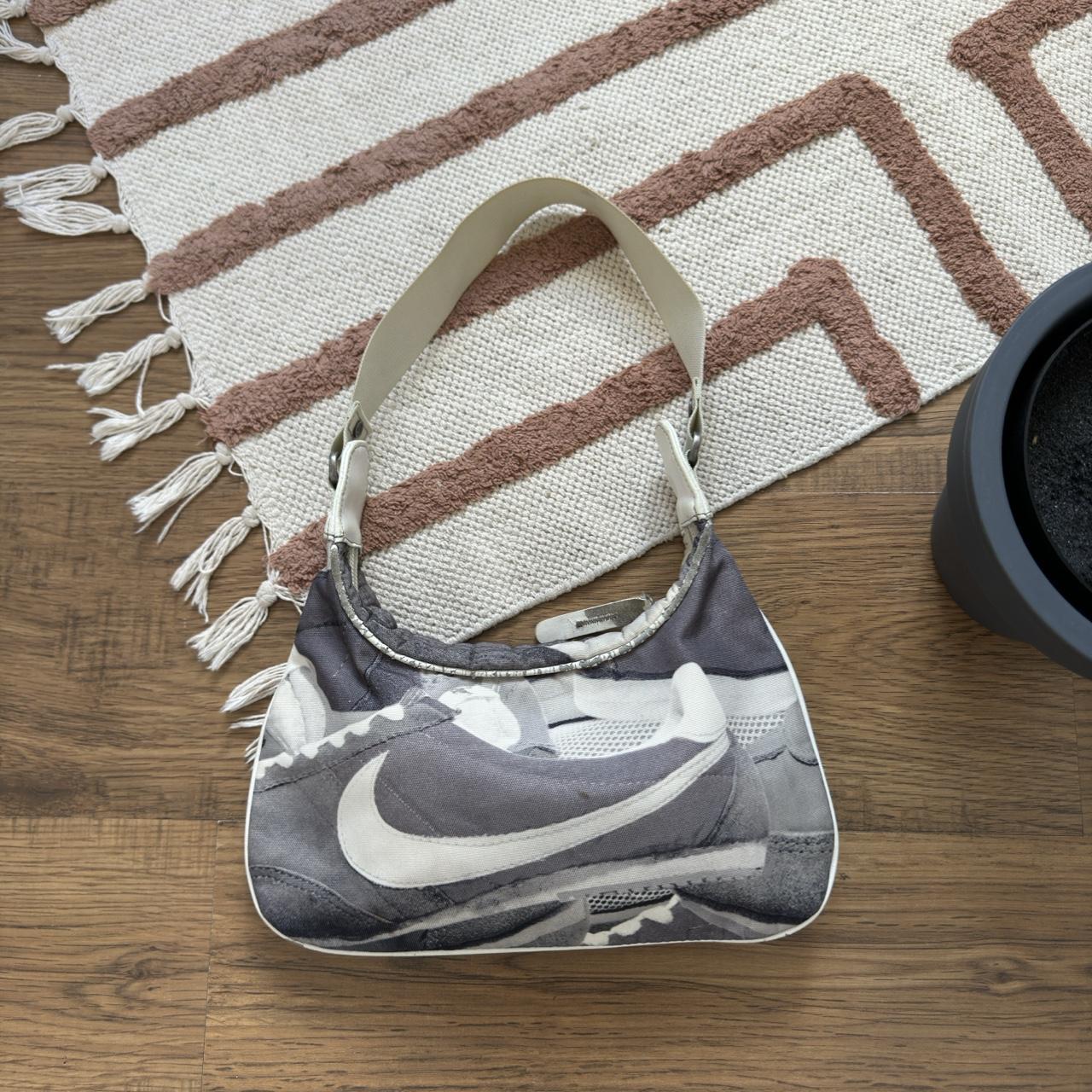 バッグ 90s Vintage  Archive Nike Shoulder Bag 90S 00S Nike Archive Shoulder Bag Men Bag Vintage LTD