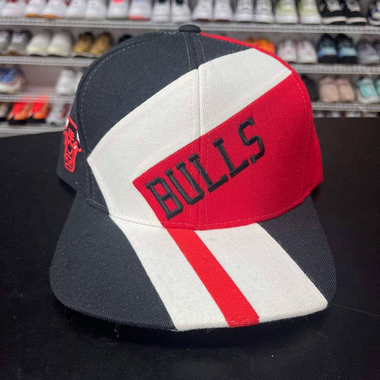 Chicago Bulls Vintage SnapBack Rare Hat Condition - Depop