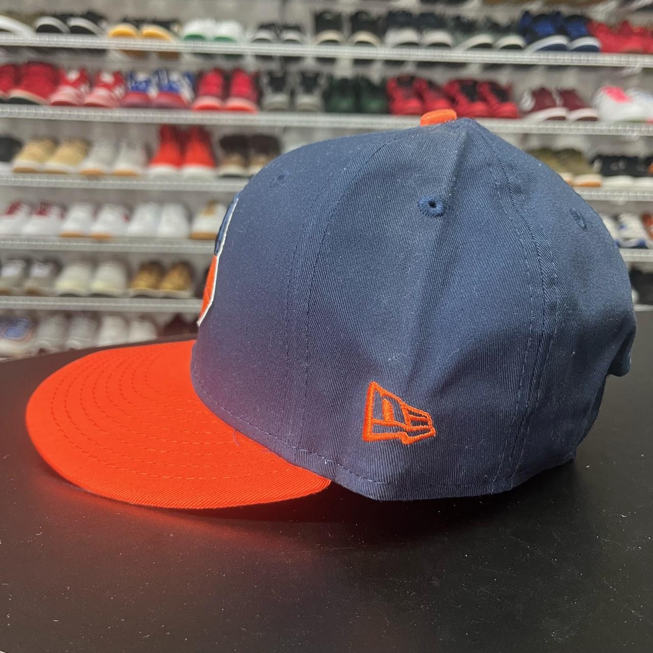 Chicago Bears this hat is in like new condition - Depop