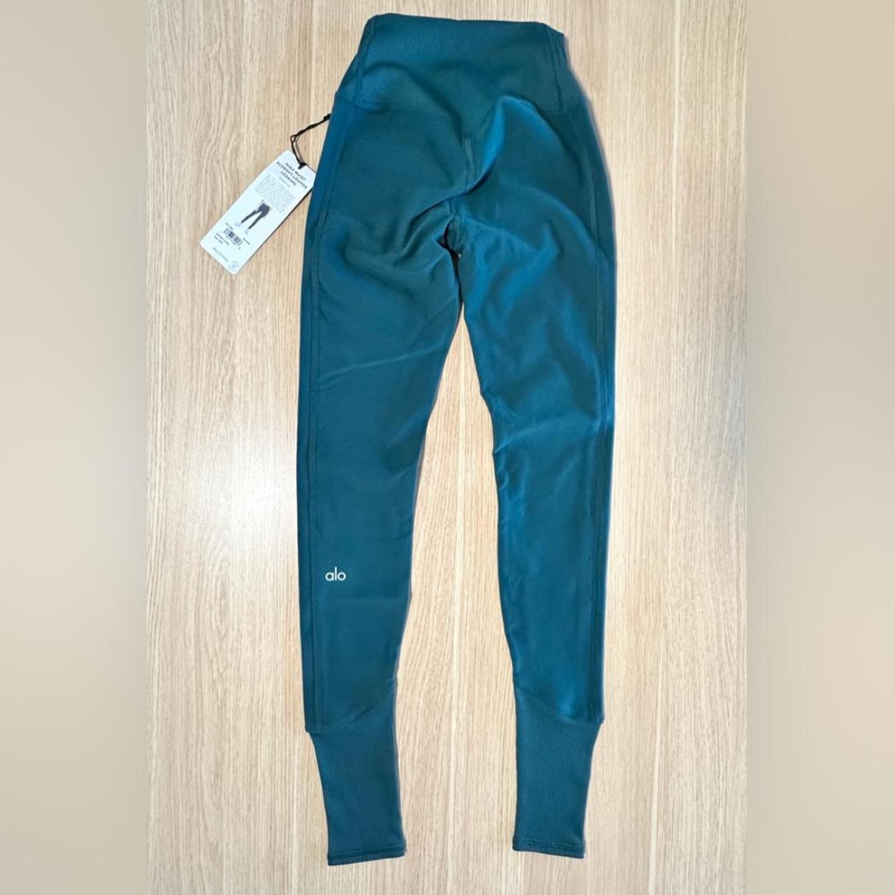 Alo Yoga High-Waist Alosoft Flow Legging New with - Depop