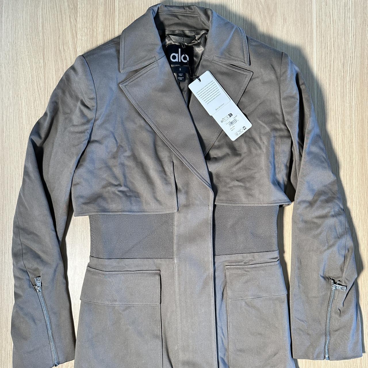 【ALO Yoga】Formation Trench Coat 海外限定 Formation Trench Coat - Black | Alo Yoga