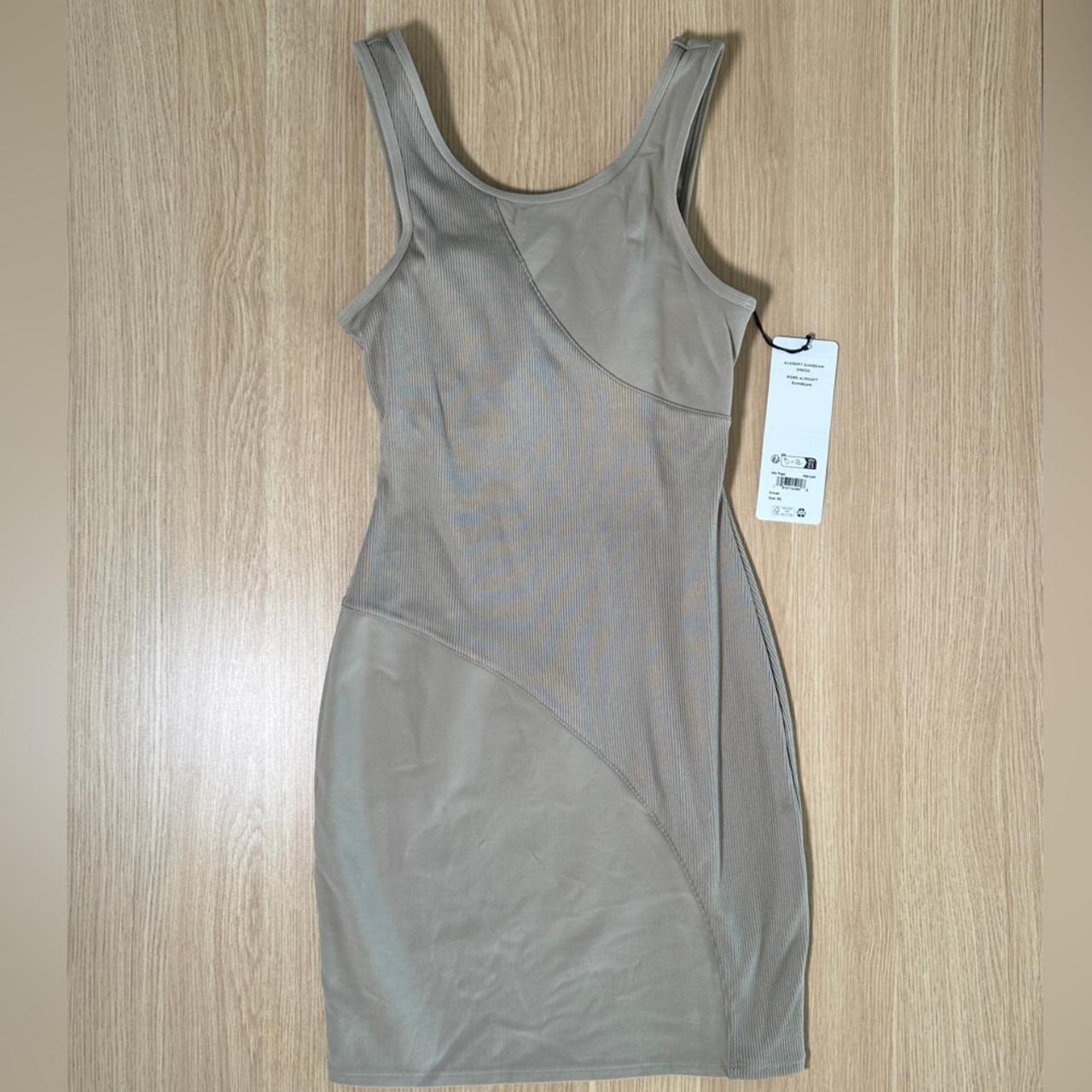 ワンピース [Alo Yoga] Alosoft Sunbeam Dress Alosoft Sunbeam Dress - Gravel | Alo Yoga