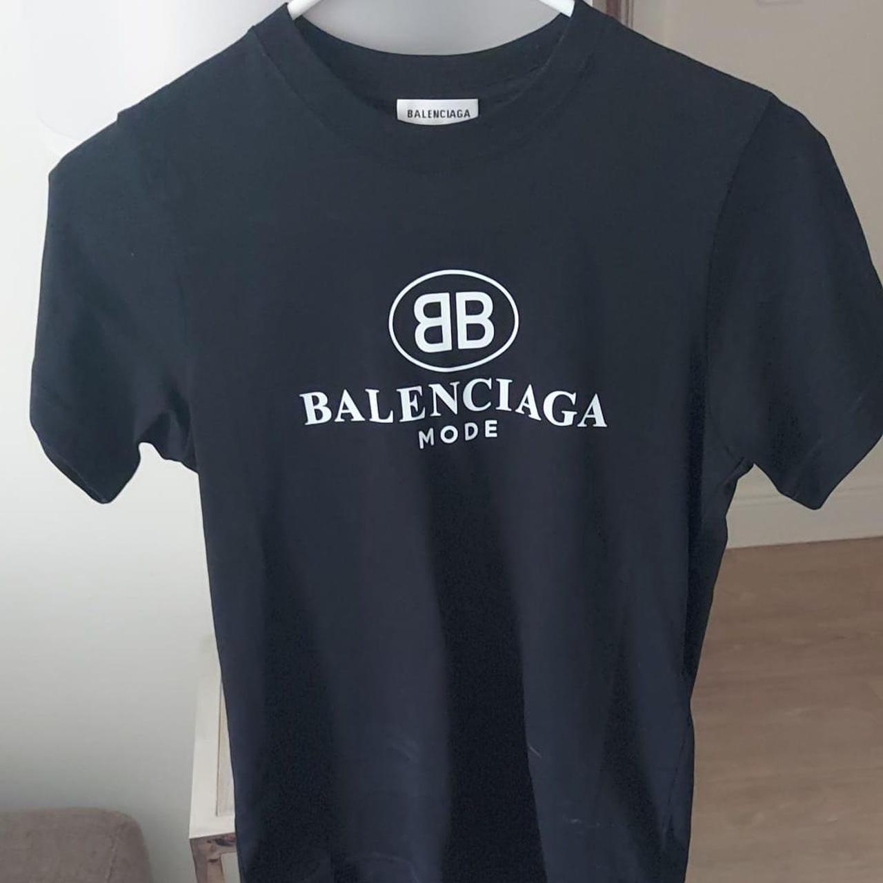 Balenciaga Women's Black and White T-shirt | Depop