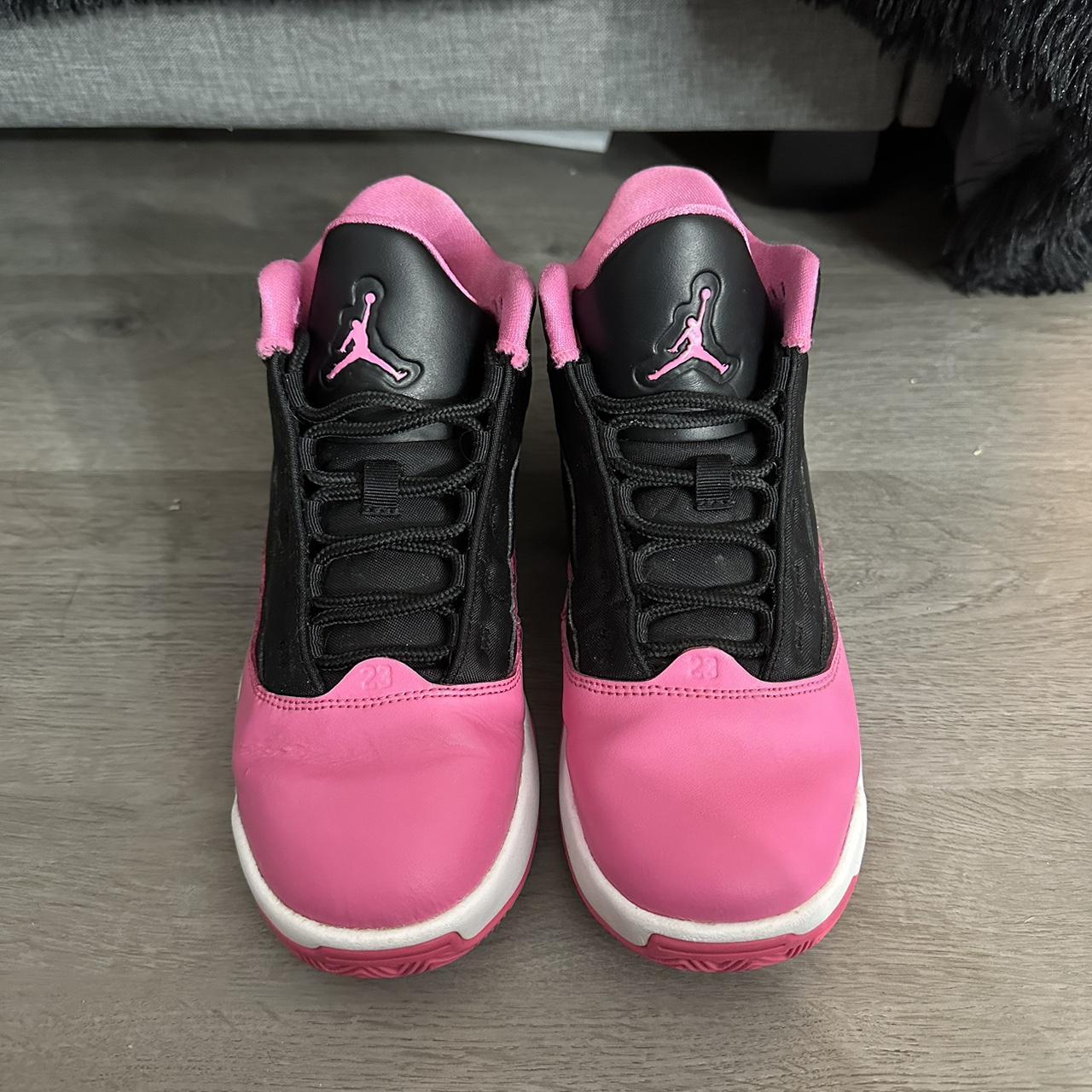 Jordan max aura shop pink and black