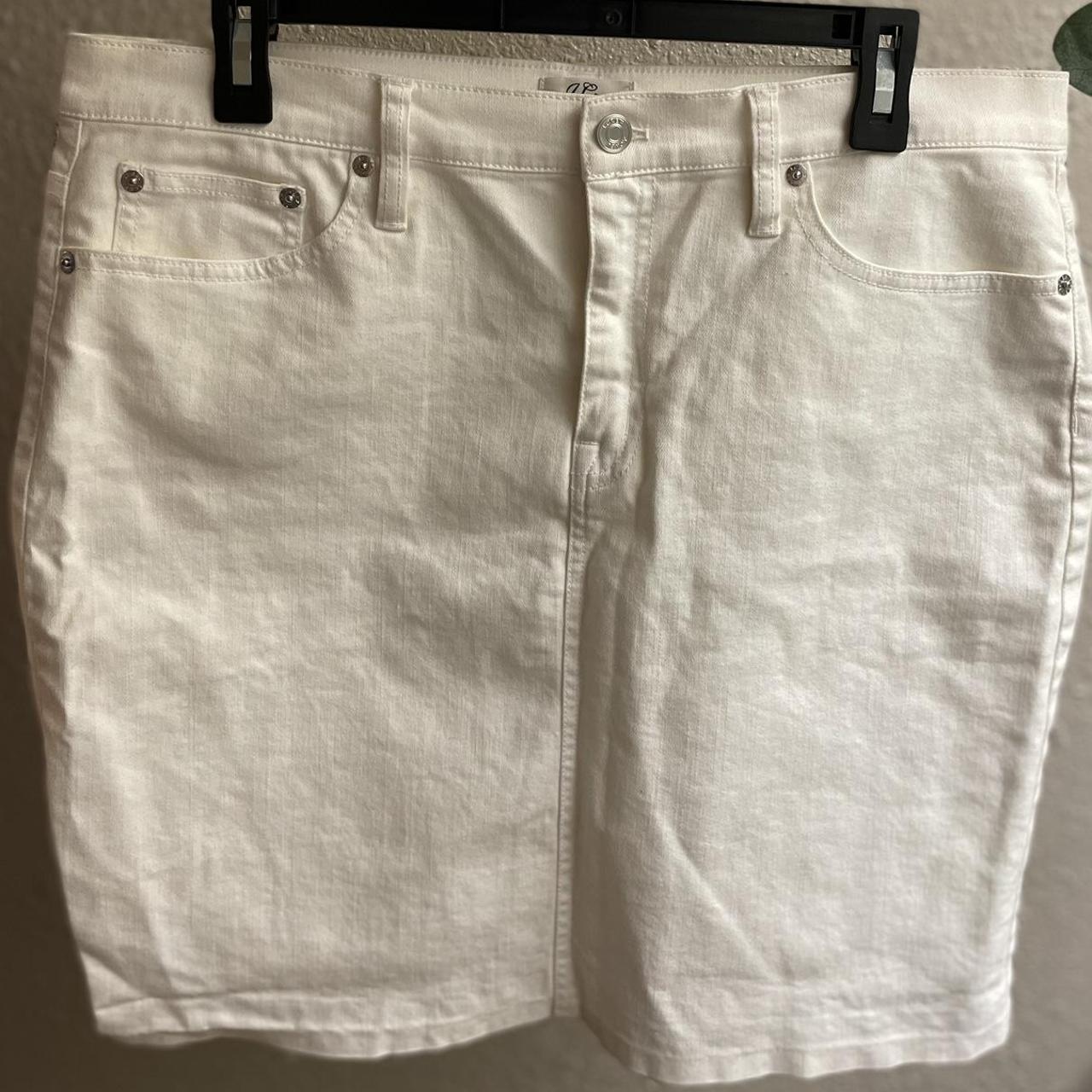 J.Crew Women's White Skirt Depop