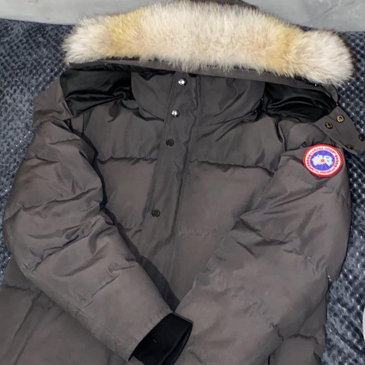 Brand new canada goose scans and everything - Depop