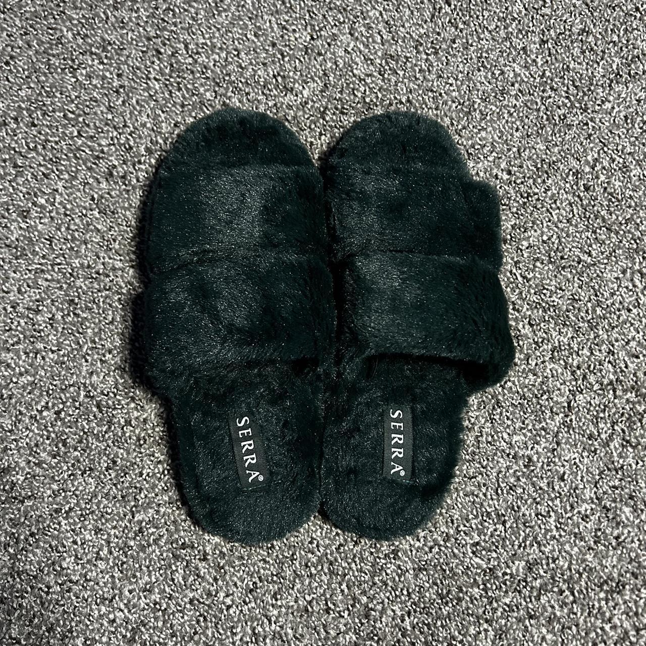 Size 9 hot sale slippers womens