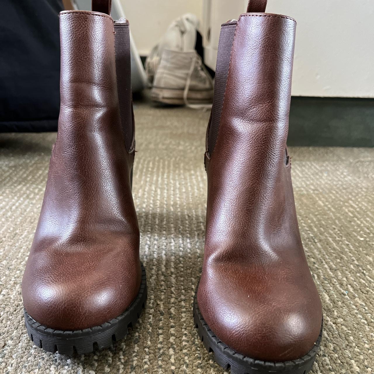 women-s-brown-boots-depop