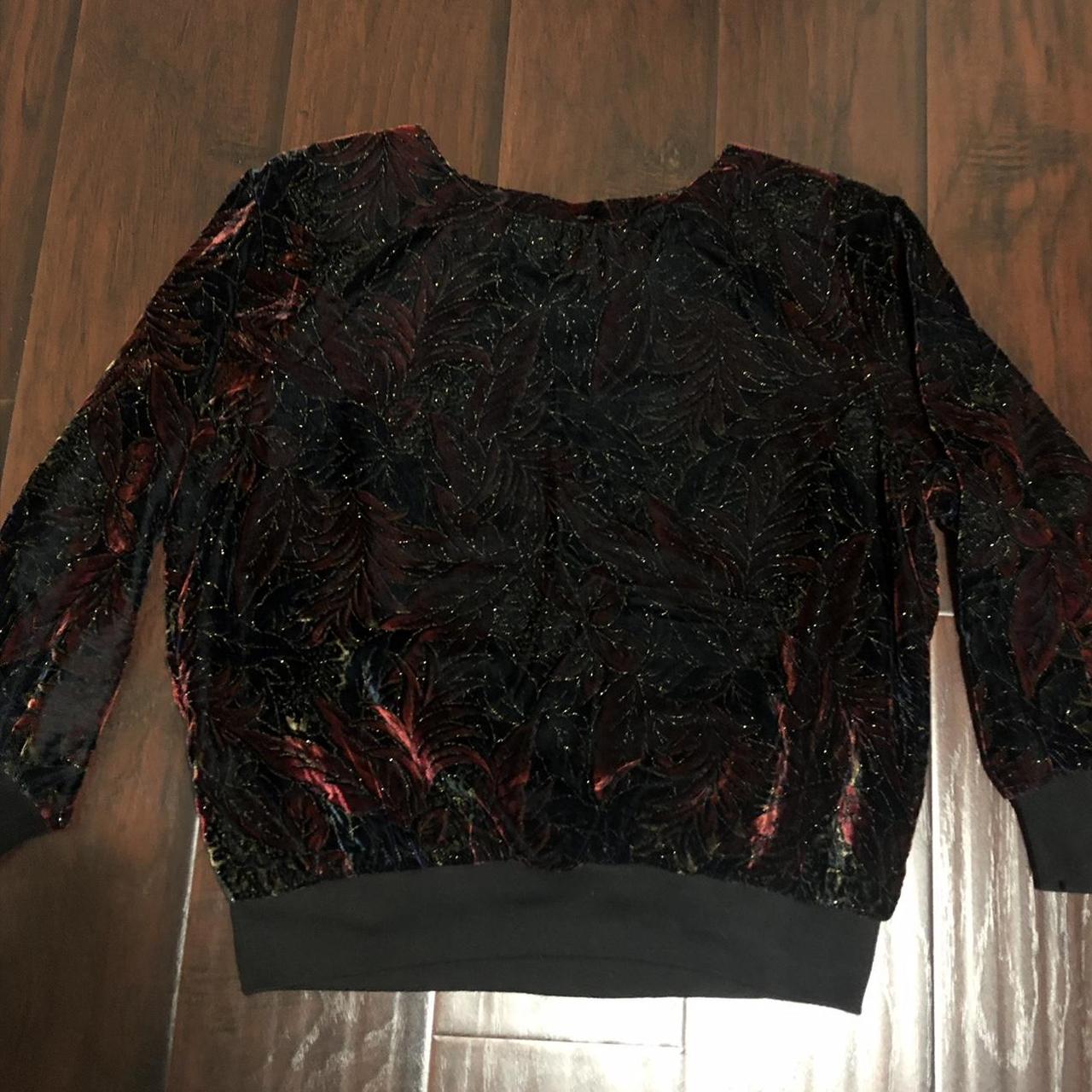 item listed by tinyclosetkd
