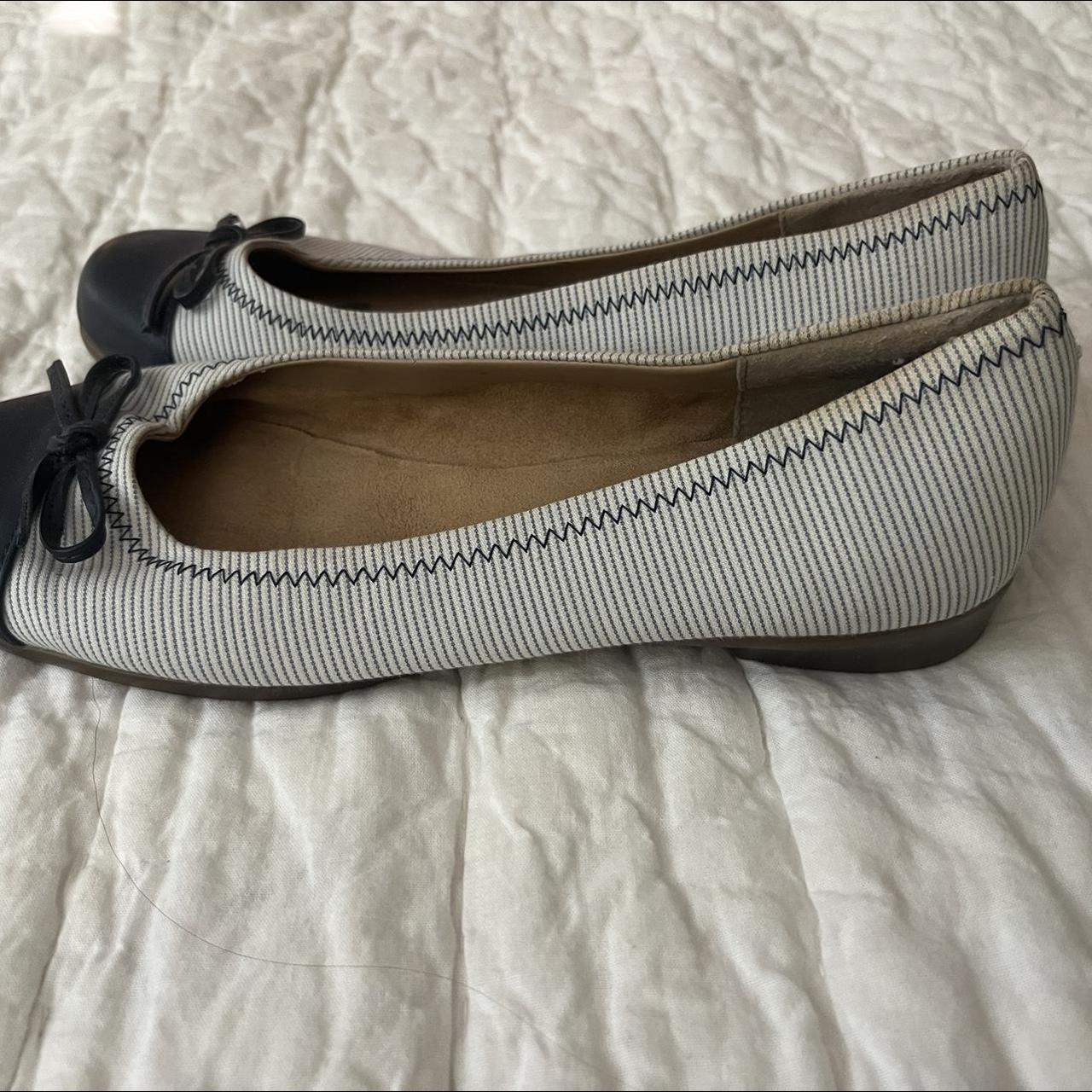 Aerosoles Women's Navy and White Ballet-shoes (2)