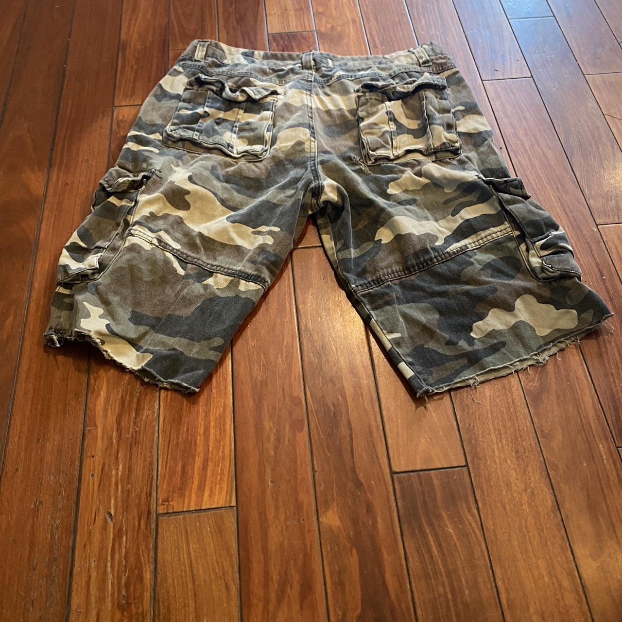 FIREEEE CAMO JORTS🔥🔥🔥🔥 FIT HELLA NICE 😆😆😆😆 Size 34👍👍👍👍 - Depop