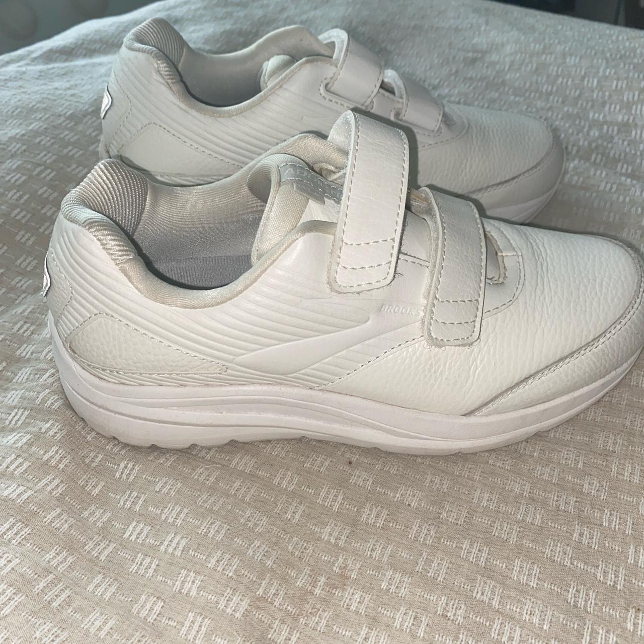 Brooks Women's White Trainers | Depop