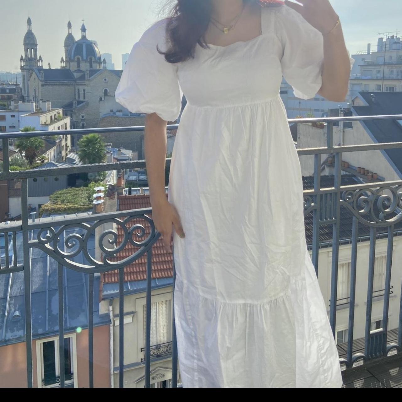 item listed by tasarmoire