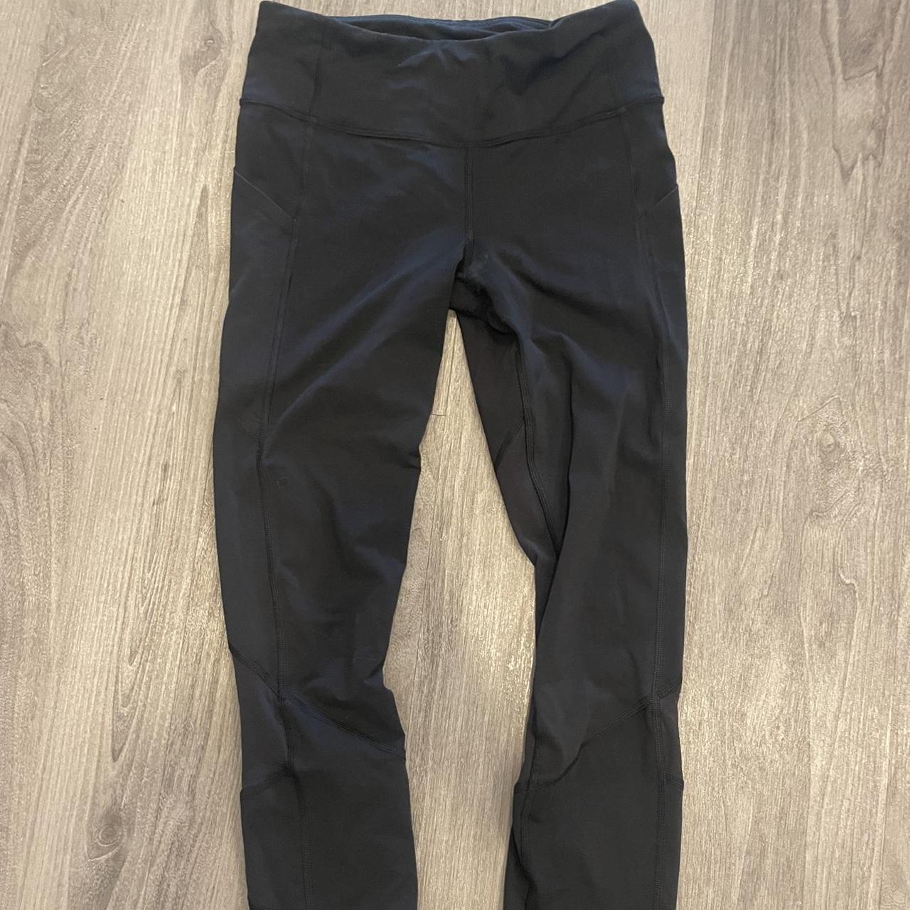 Lululemon 3/4 length leggings. Size 4 Zipper - Depop