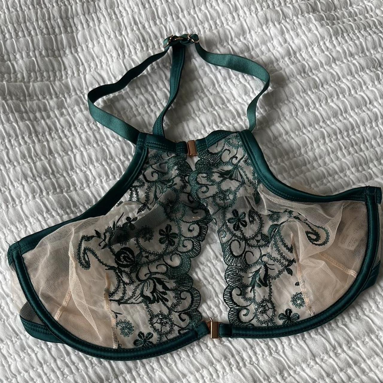 BRAS AND THINGS SIZING BRA 8D GSTRING Small... Depop