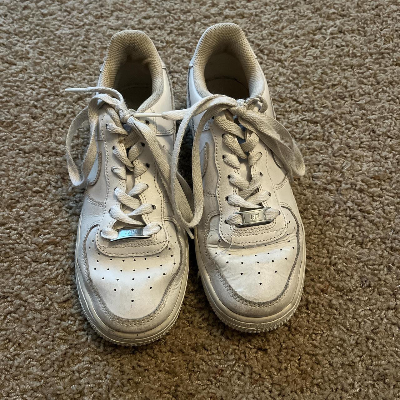 item listed by ariana_sct