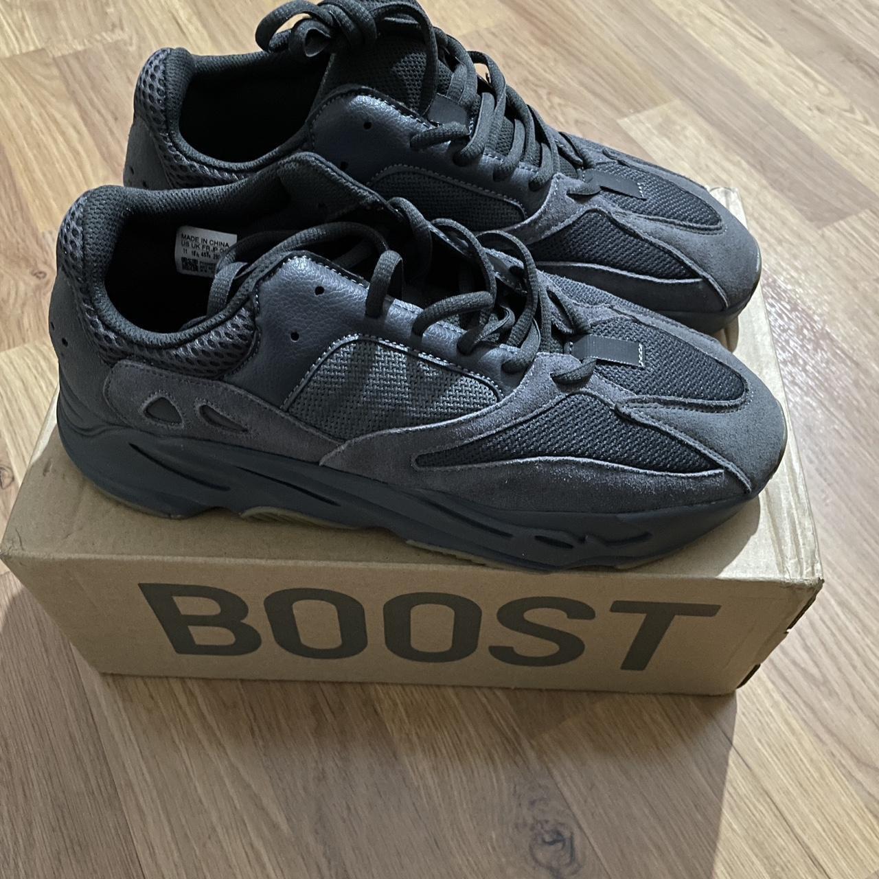 Adidas Yeezy 700 boost utility black size 9 brand new