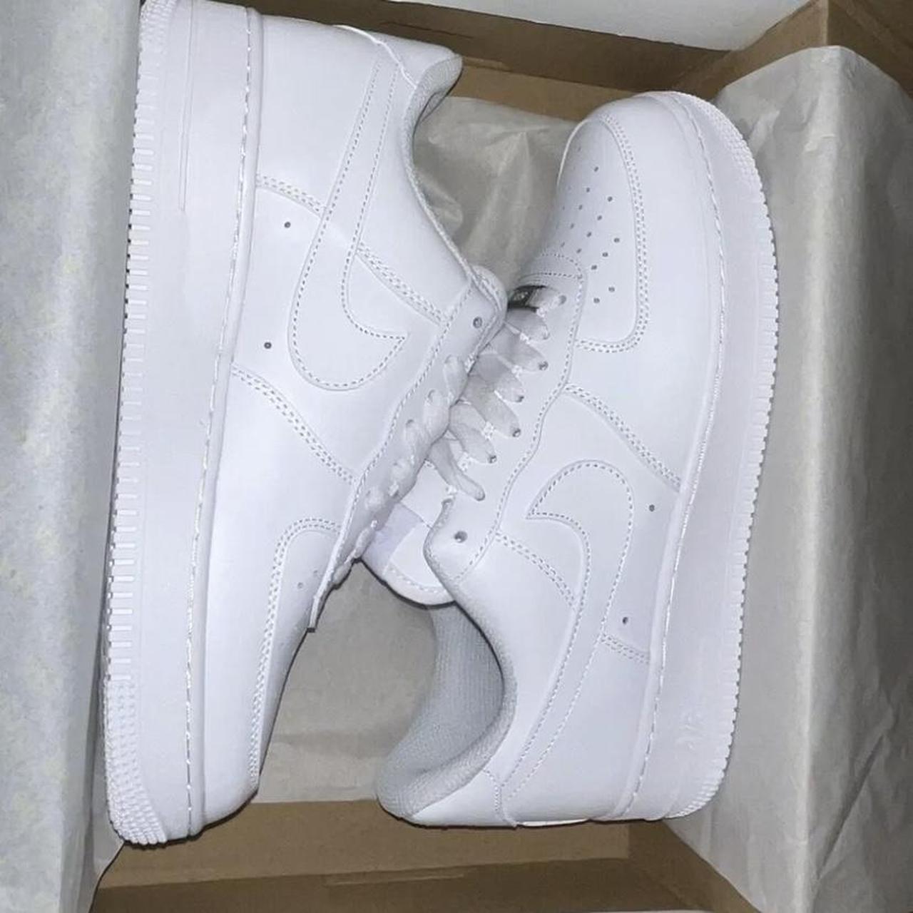 Nike Men's White Trainers | Depop