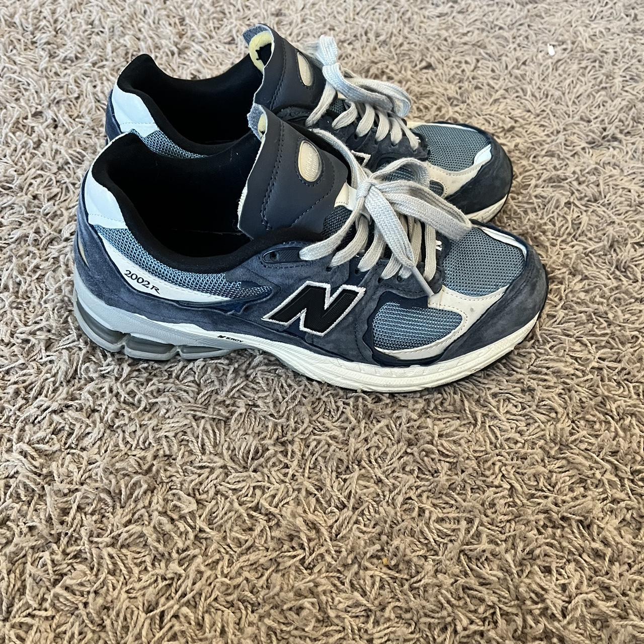 new balance 2002r women's size 7