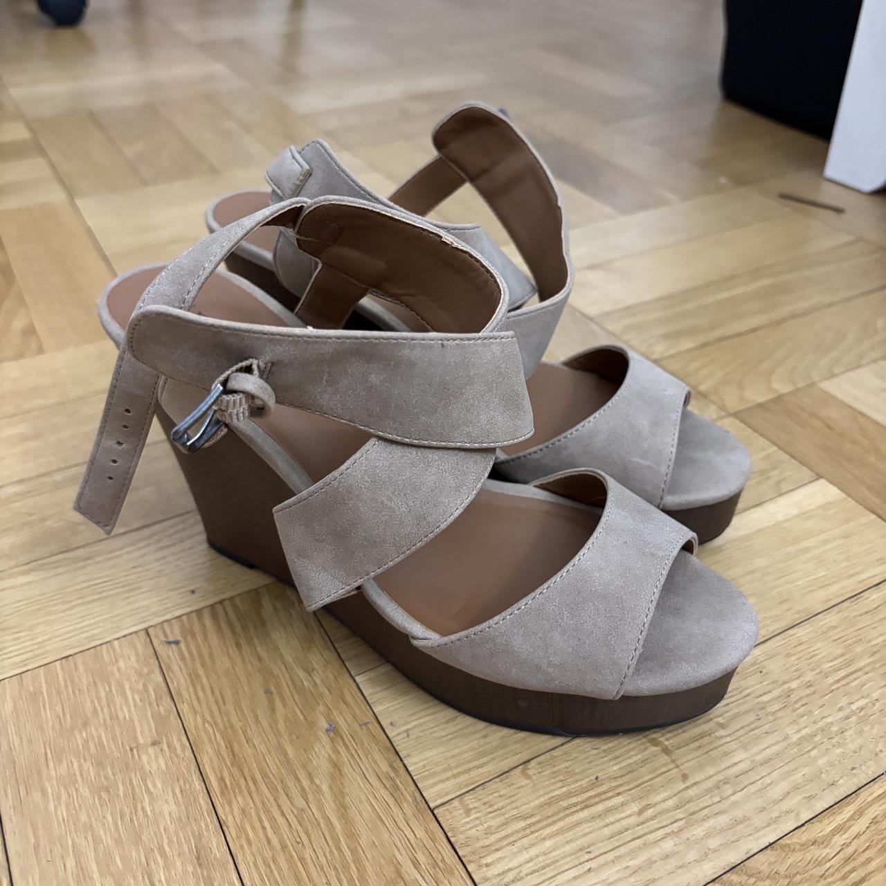 item listed by naomixnz_