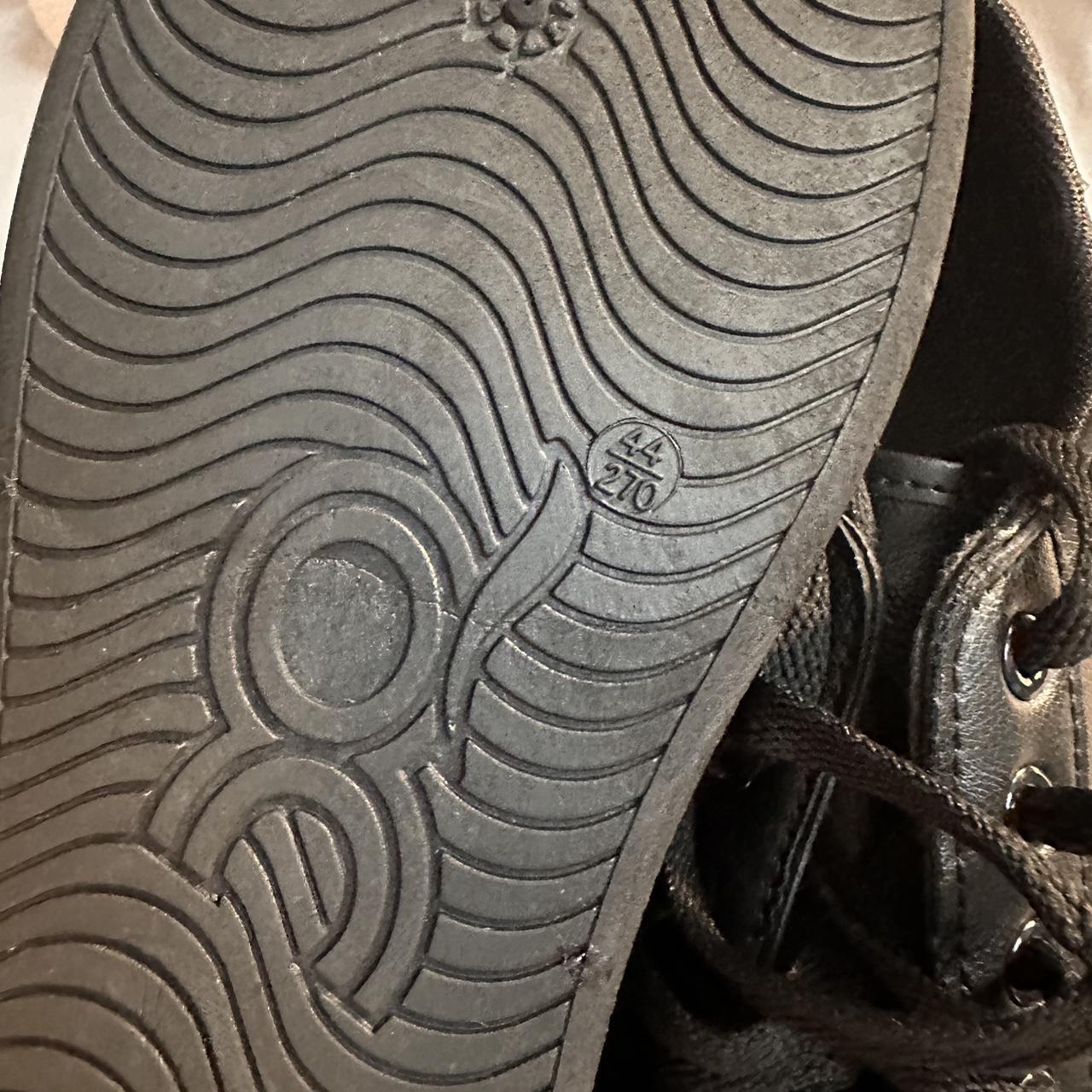 mens black trainers size 8.5