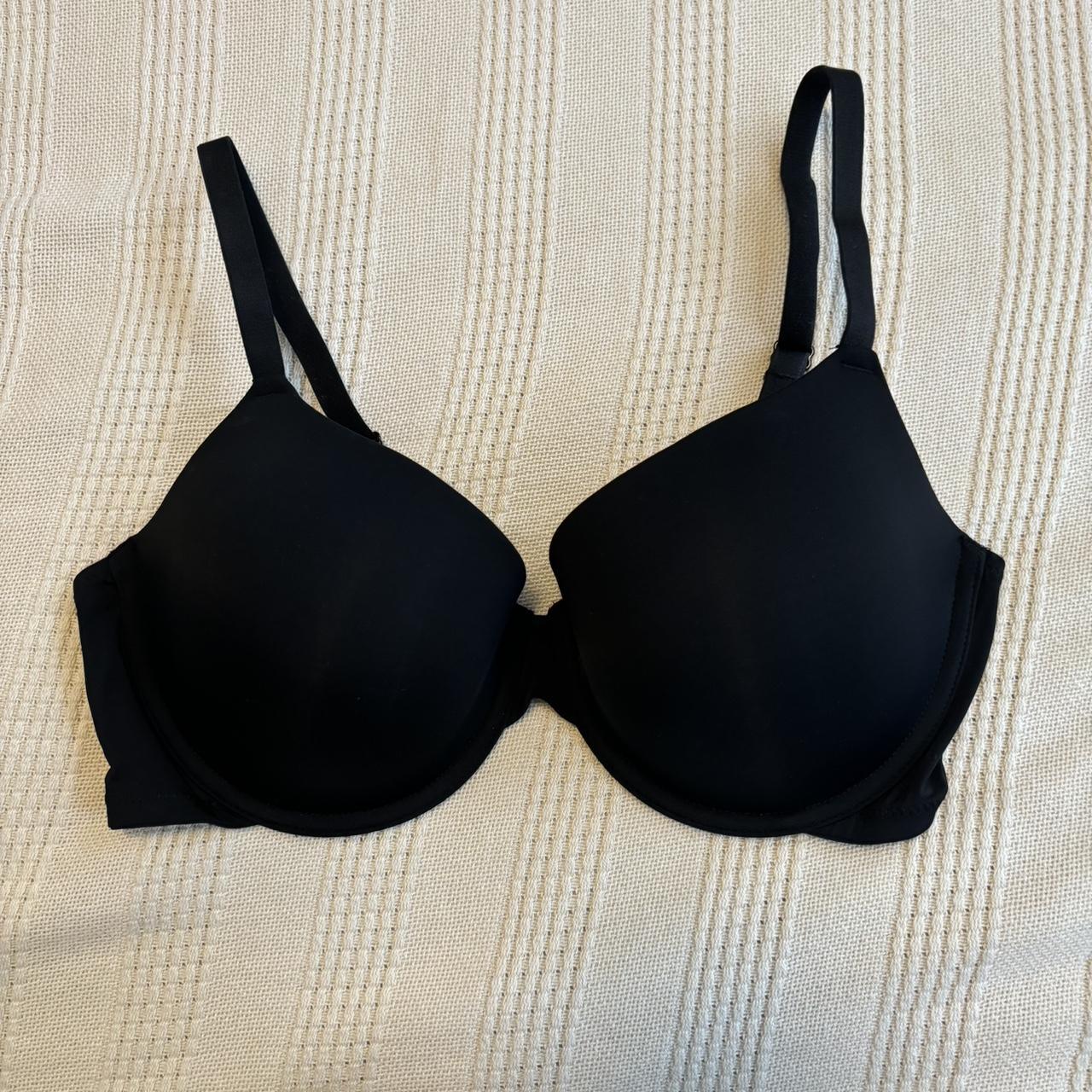 Barely There pink satin bra 36B, can fit a 34 as - Depop
