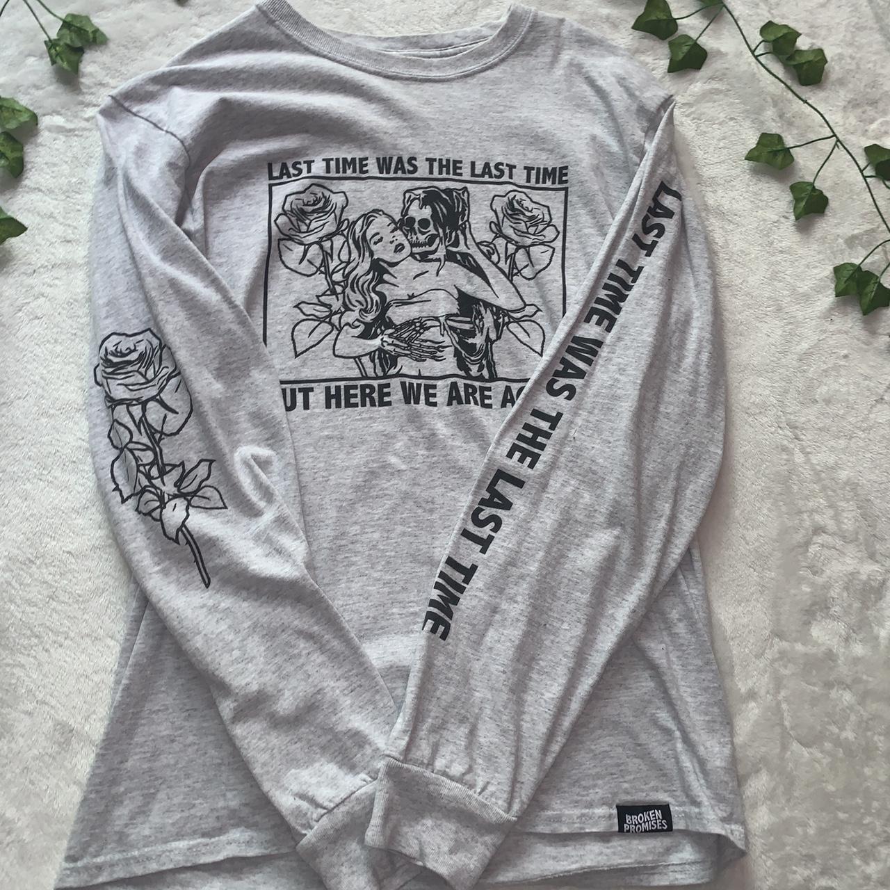 Zumiez Women's Grey and Black Shirt Depop