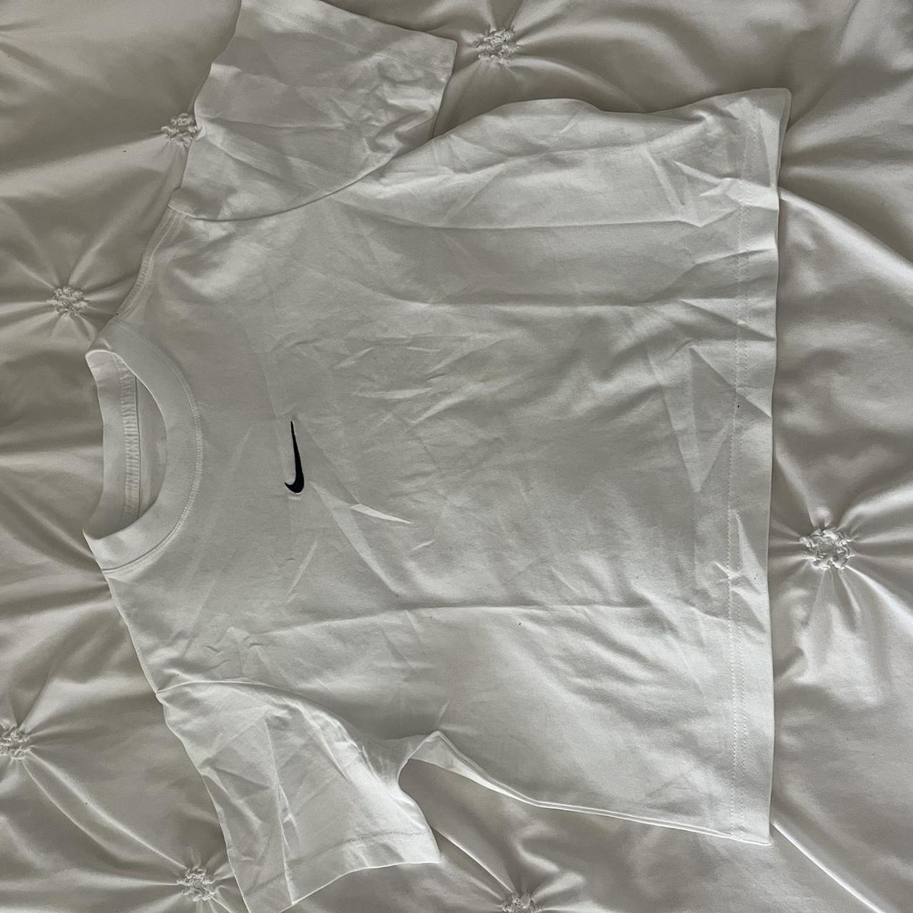 white nike crop tank top