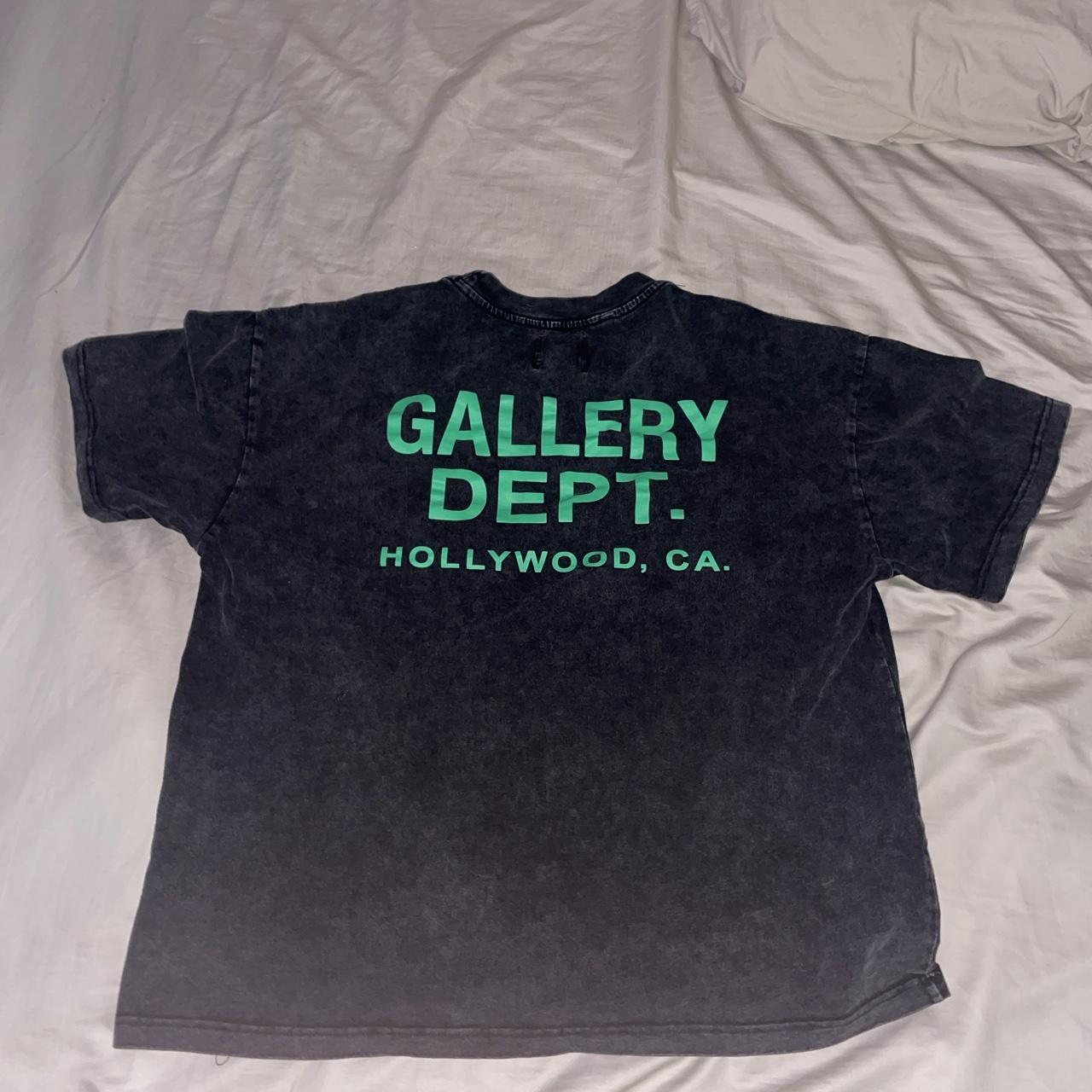 Gallery Dept. Men's Black and Green T-shirt | Depop