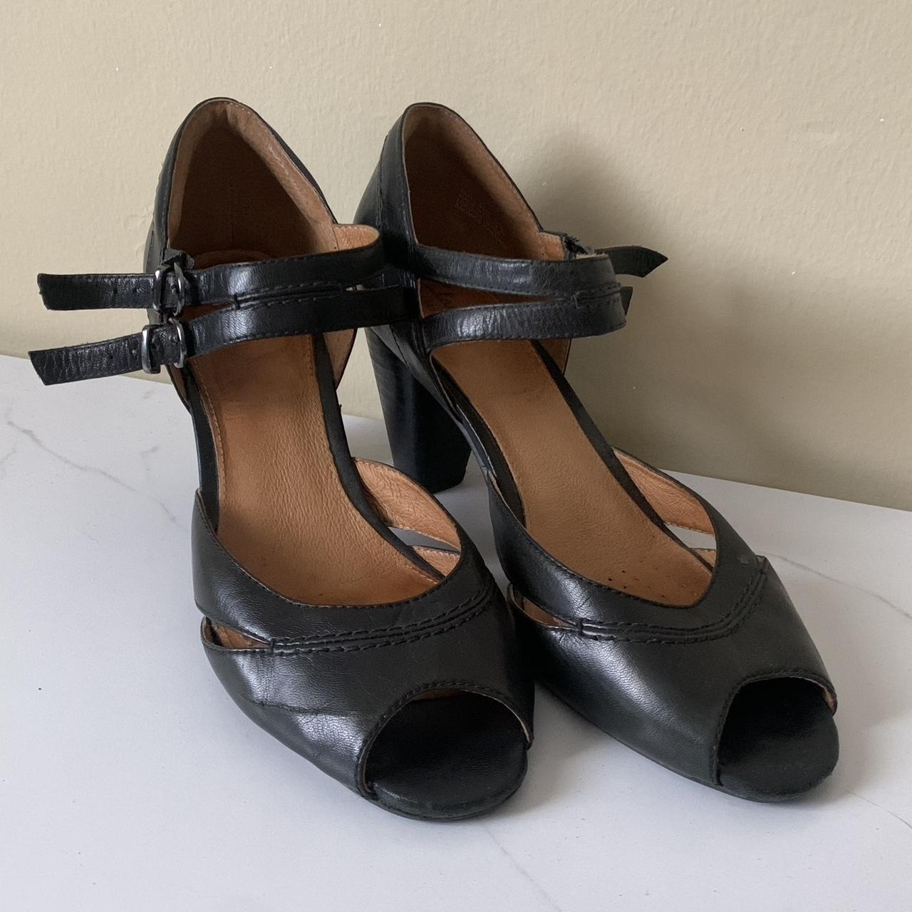 Clarks artisan black on sale pumps