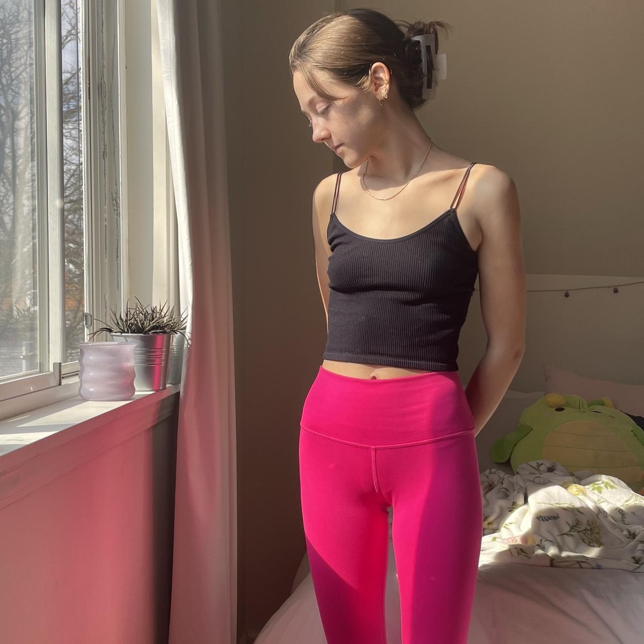 Alo Yoga hot pink leggings, BRAND NEW! Size 2 Depop